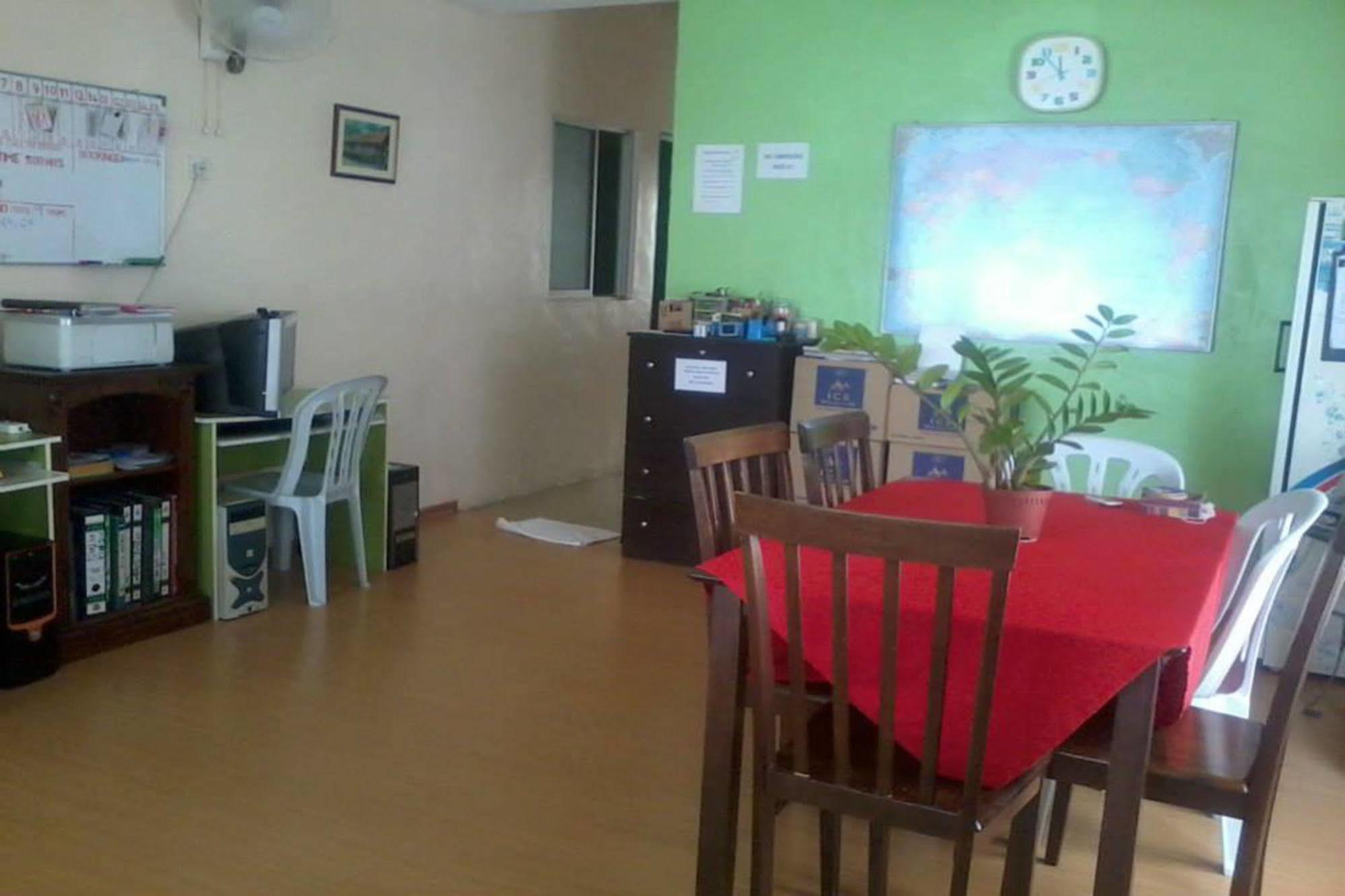 Travellers Planet Hotel & Guesthouse Malacca Esterno foto