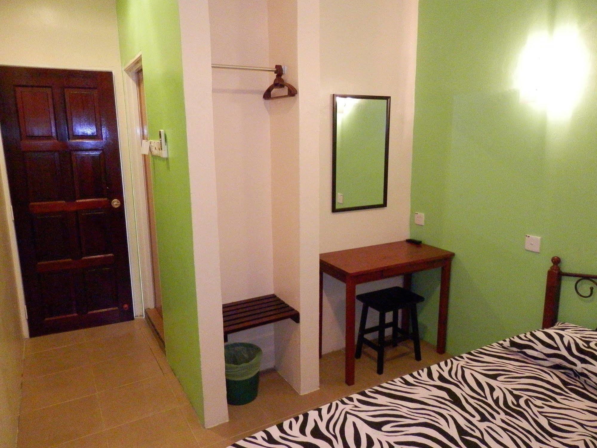 Travellers Planet Hotel & Guesthouse Malacca Esterno foto
